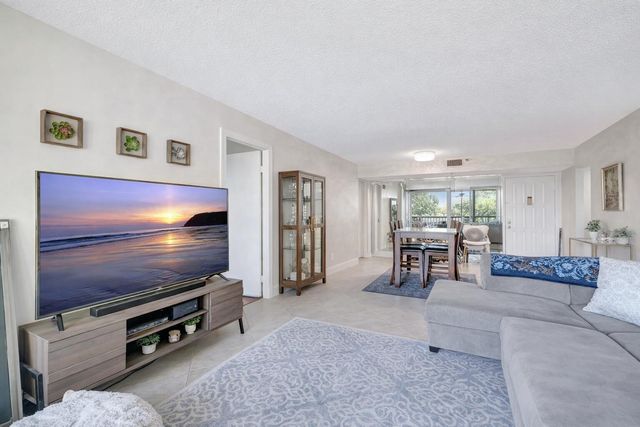 5260 NW 2nd Avenue 307, Boca Raton, FL 33487