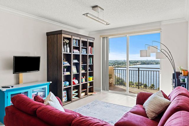 616 Clearwater Park Road 1110, West Palm Beach, FL 33401