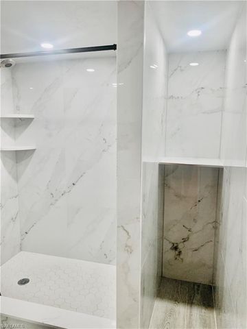 826 Wiggins Pass RD 201, Naples, FL 34110