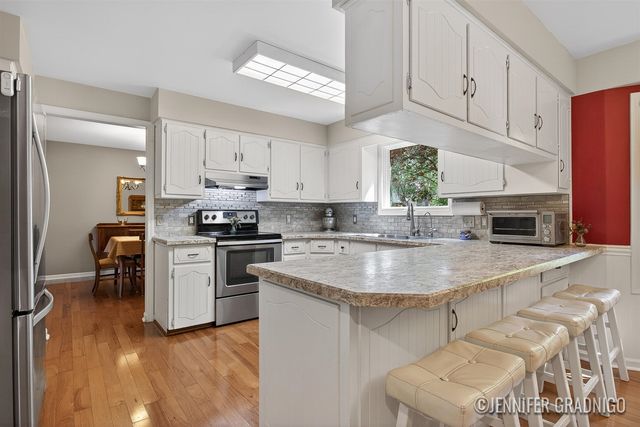 2000 Frontier Court, Wyoming, MI 49519