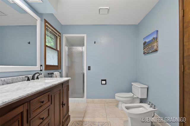 2000 Frontier Court, Wyoming, MI 49519