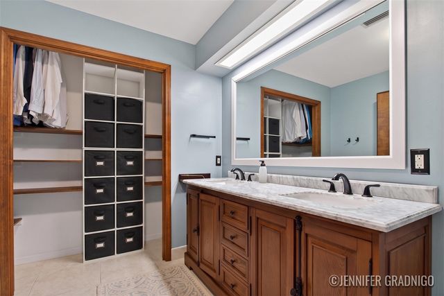 2000 Frontier Court, Wyoming, MI 49519