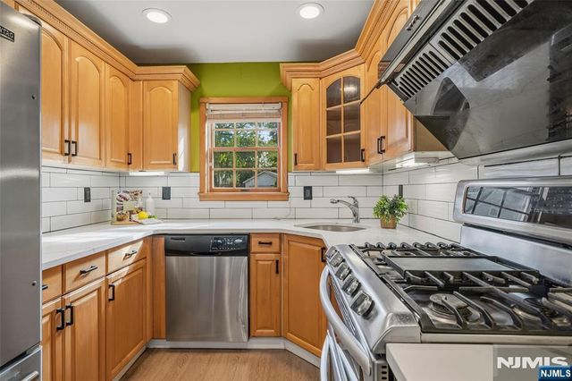 102 Sherwood Avenue, Mahwah, NJ 07430