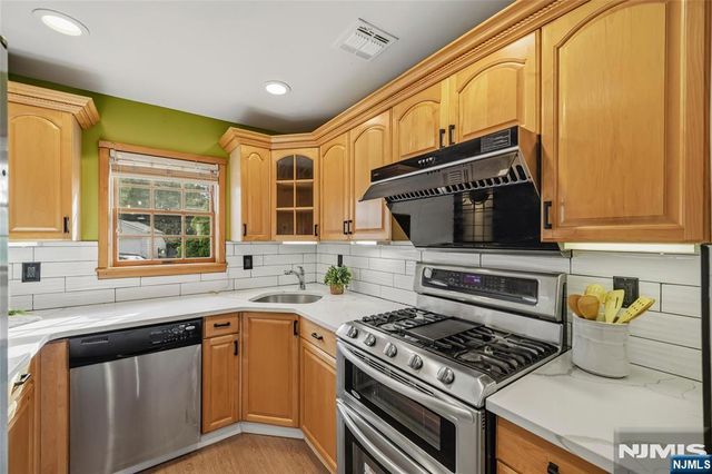 102 Sherwood Avenue, Mahwah, NJ 07430