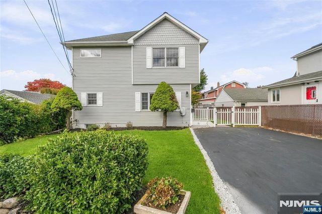 102 Sherwood Avenue, Mahwah, NJ 07430