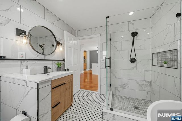 102 Sherwood Avenue, Mahwah, NJ 07430
