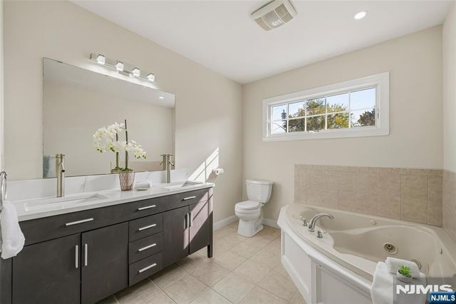 102 Sherwood Avenue, Mahwah, NJ 07430