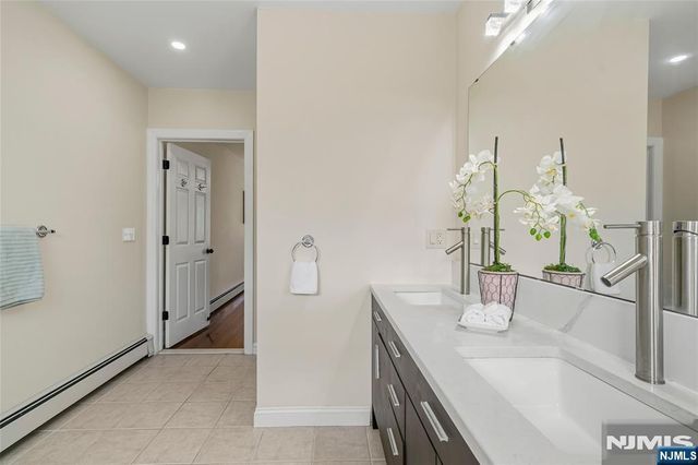 102 Sherwood Avenue, Mahwah, NJ 07430