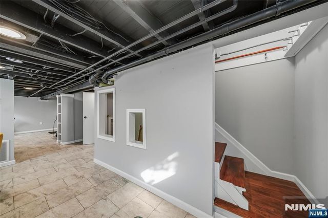 102 Sherwood Avenue, Mahwah, NJ 07430