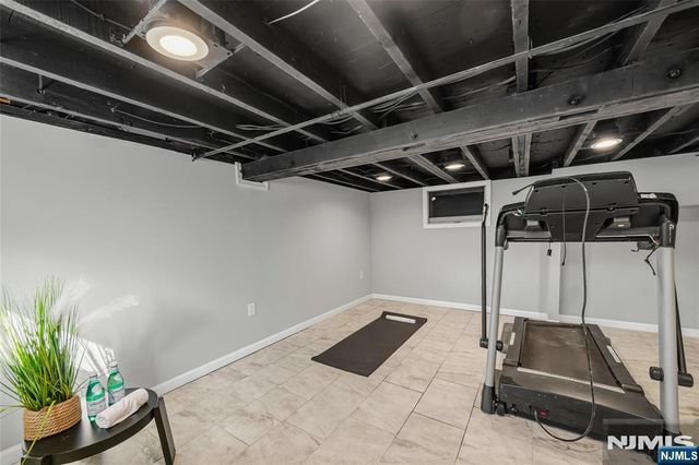 102 Sherwood Avenue, Mahwah, NJ 07430
