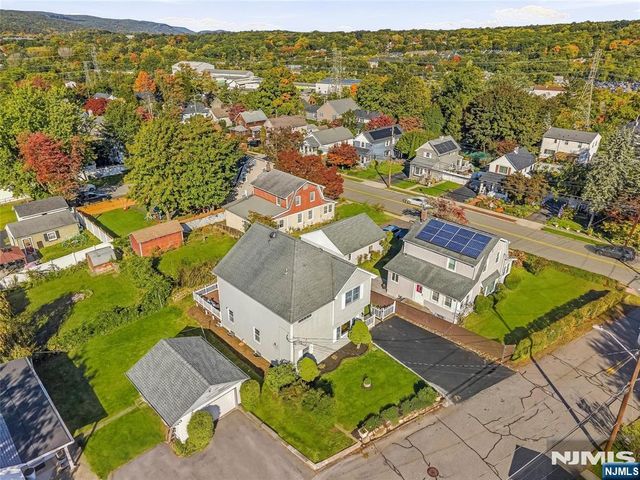 102 Sherwood Avenue, Mahwah, NJ 07430