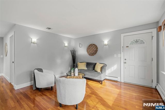 102 Sherwood Avenue, Mahwah, NJ 07430