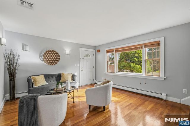 102 Sherwood Avenue, Mahwah, NJ 07430