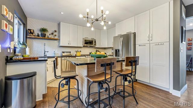 37 Parkway Villas Court, St Peters, MO 63303