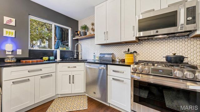 37 Parkway Villas Court, St Peters, MO 63303