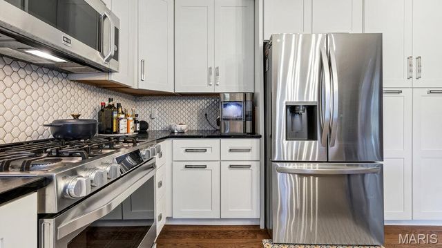 37 Parkway Villas Court, St Peters, MO 63303