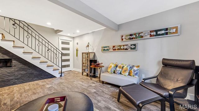 37 Parkway Villas Court, St Peters, MO 63303