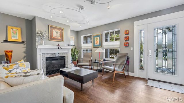 37 Parkway Villas Court, St Peters, MO 63303