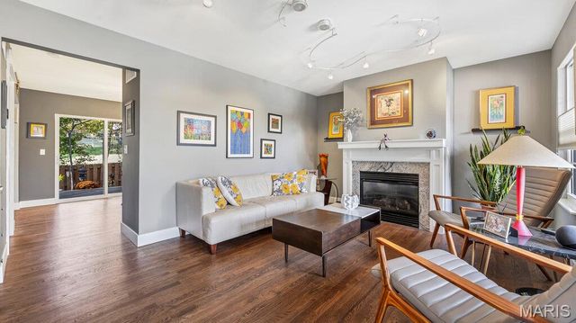 37 Parkway Villas Court, St Peters, MO 63303