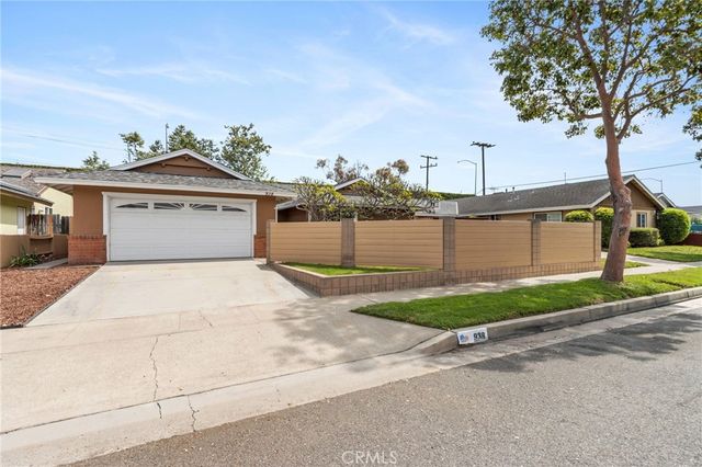 938 Cheyenne Street, Costa Mesa, CA 92626