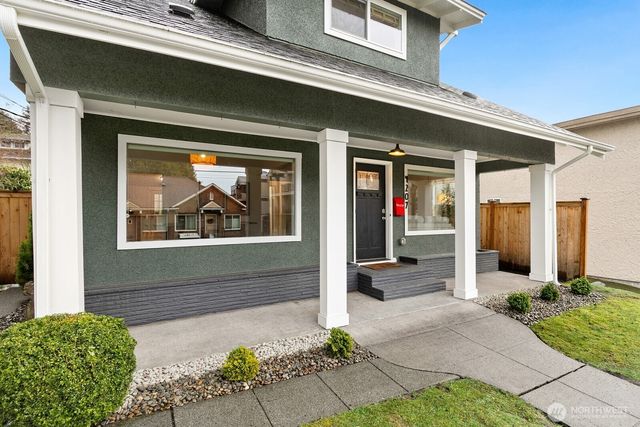 4207 SW Manning St, Seattle, WA 98116