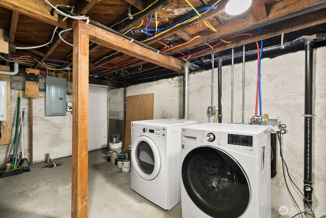 4207 SW Manning St, Seattle, WA 98116