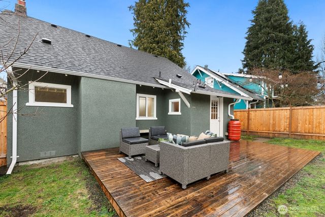 4207 SW Manning St, Seattle, WA 98116