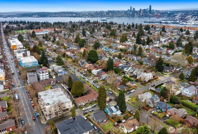 4207 SW Manning St, Seattle, WA 98116
