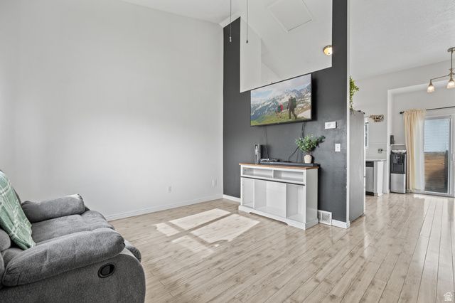 3691 S LONE STAR CIR, Magna, UT 84044