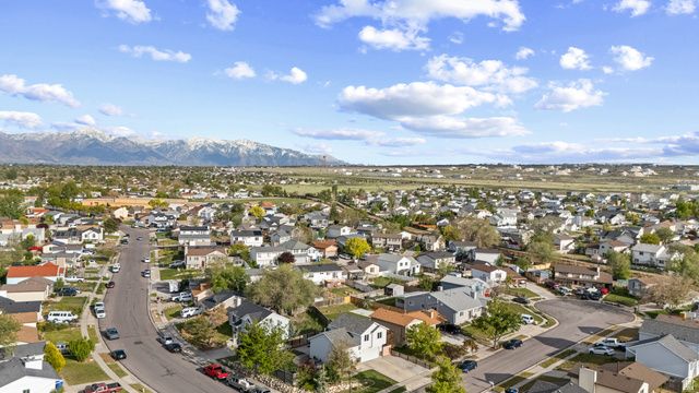 3691 S LONE STAR CIR, Magna, UT 84044
