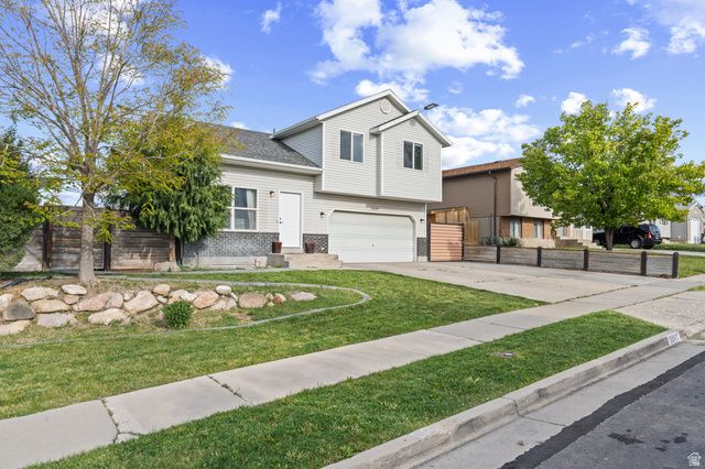 3691 S LONE STAR CIR, Magna, UT 84044