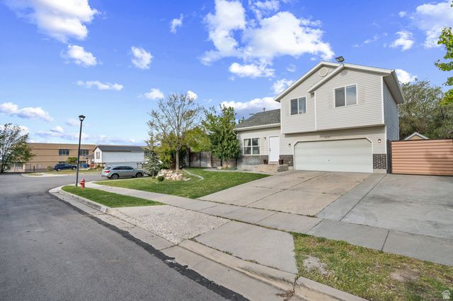 3691 S LONE STAR CIR, Magna, UT 84044