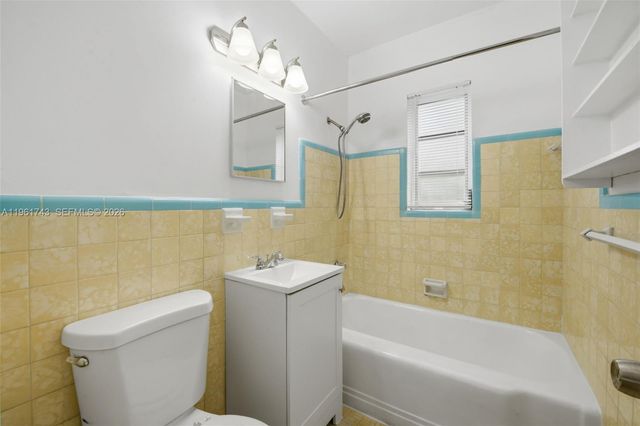 3267 Franklin Ave Upstairs, Miami, FL 33133