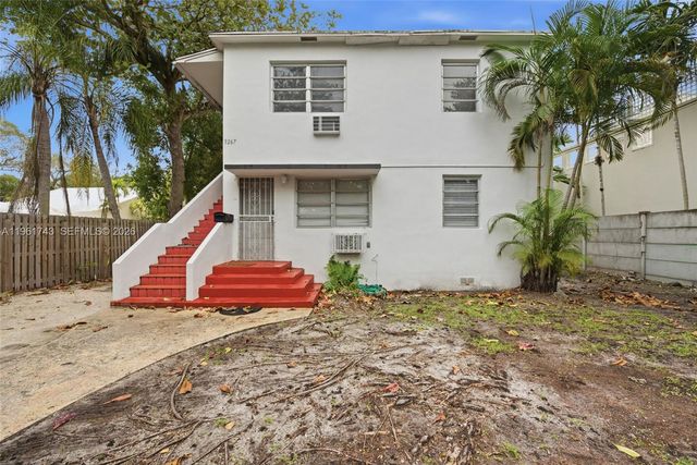 3267 Franklin Ave Upstairs, Miami, FL 33133