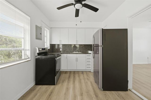 3267 Franklin Ave Upstairs, Miami, FL 33133