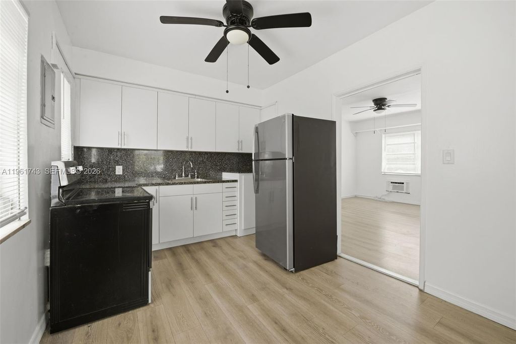 3267 Franklin Ave Upstairs, Miami, FL 33133