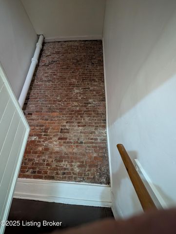 2429 Griffiths Ave, Louisville, KY 40212