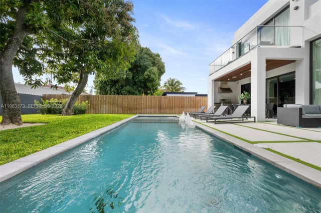 80 NW 45th St, Miami, FL 33127