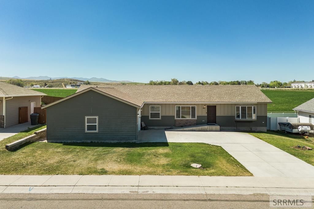 Image 1 of property listing at 490 Snowflake Street, American Falls, ID 83211