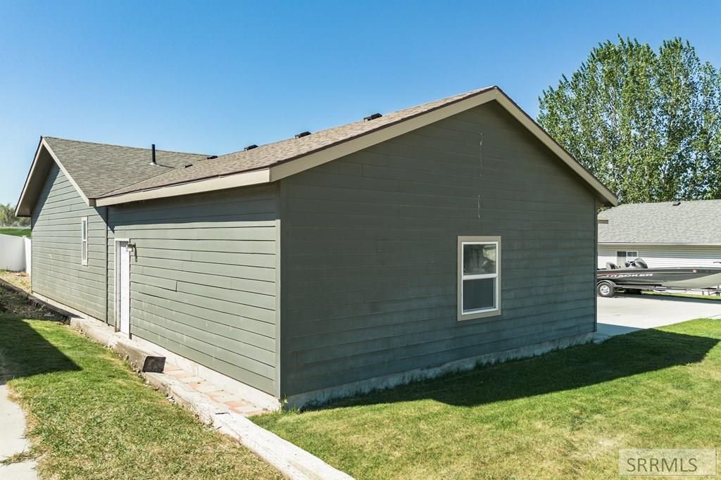 Image 3 of property listing at 490 Snowflake Street, American Falls, ID 83211