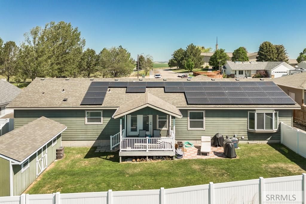 Image 4 of property listing at 490 Snowflake Street, American Falls, ID 83211