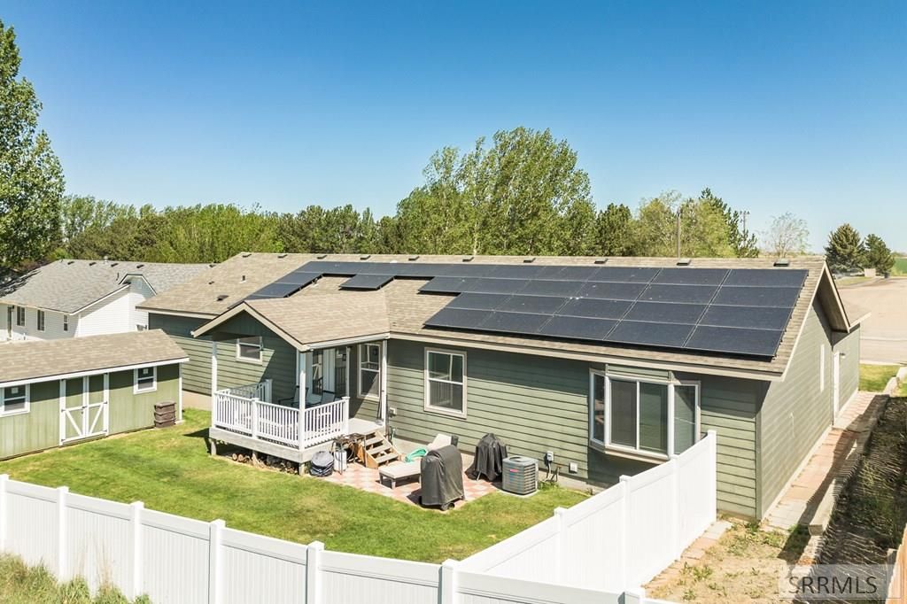 Image 5 of property listing at 490 Snowflake Street, American Falls, ID 83211