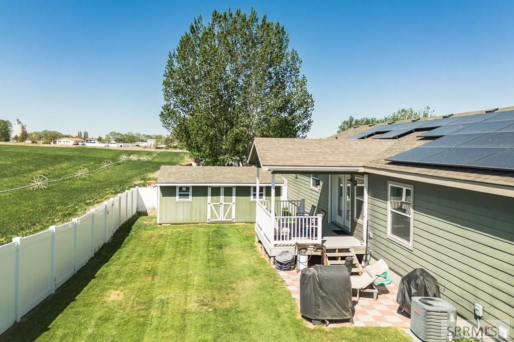 Image 8 of property listing at 490 Snowflake Street, American Falls, ID 83211