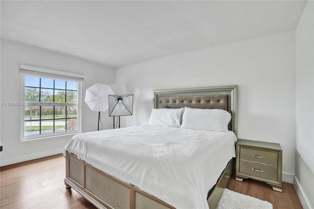 15463 SW 57th St, Miami, FL 33193