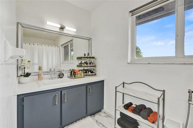 15463 SW 57th St, Miami, FL 33193