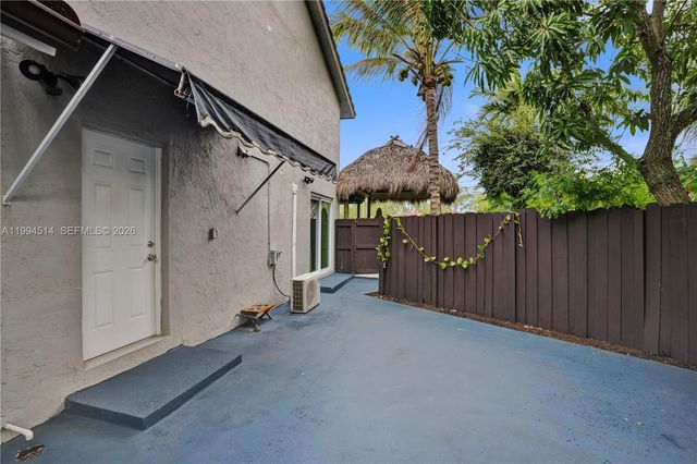 15463 SW 57th St, Miami, FL 33193