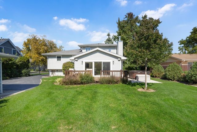 217 Holly Avenue, Darien, IL 60561