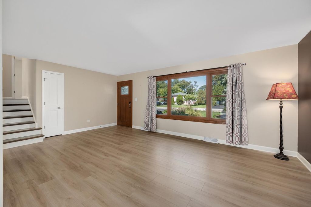 217 Holly Avenue, Darien, IL 60561 — photo 4