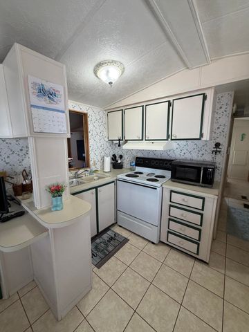 6494 SE 56th Lane, Okeechobee, FL 34974