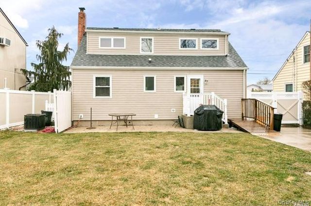 250 N Rutherford Avenue, Massapequa, NY 11758